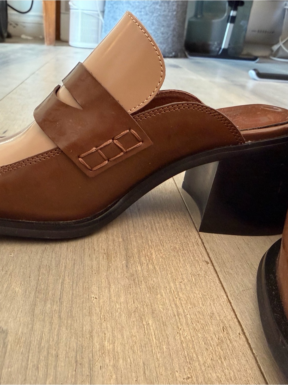 Jeffrey Campbell Two-Tone Brown & Nude Leather Mules - Picture 4 of 9